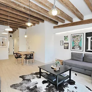 https://lovely-flat-at-sagrada-familia.catalonia-hotels.com